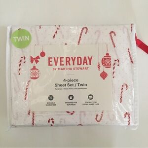 NEW TWIN Size Set 4pc Flat, Fitted, 2 Pillowcases - Candy Canes | Martha Stewart
